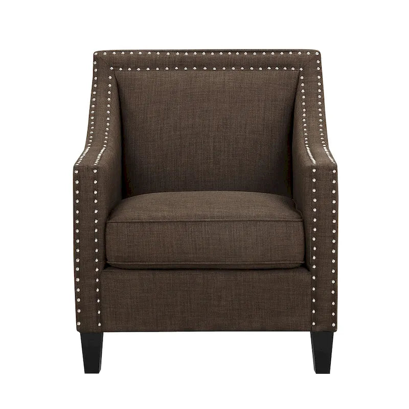 Sillón decorativo con ribete de tachuelas cromadas