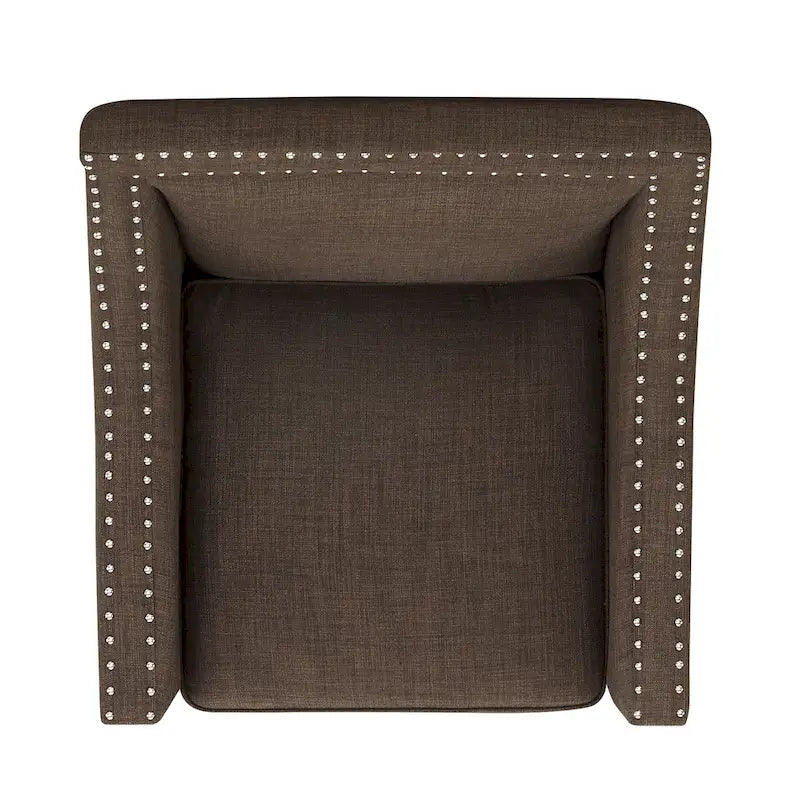 Sillón decorativo con ribete de tachuelas cromadas