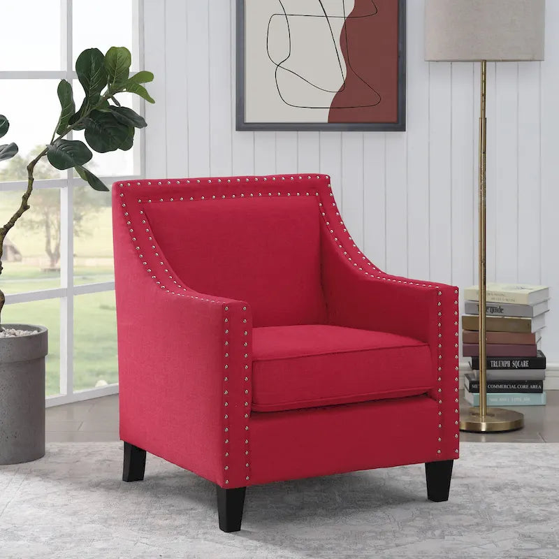 Sillón decorativo con ribete de tachuelas cromadas