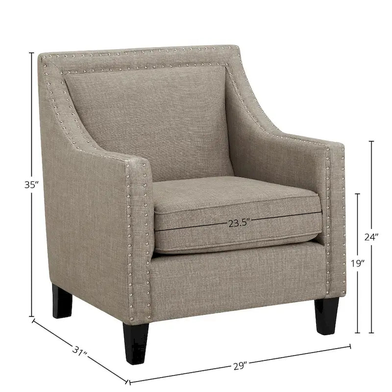 Sillón decorativo con ribete de tachuelas cromadas