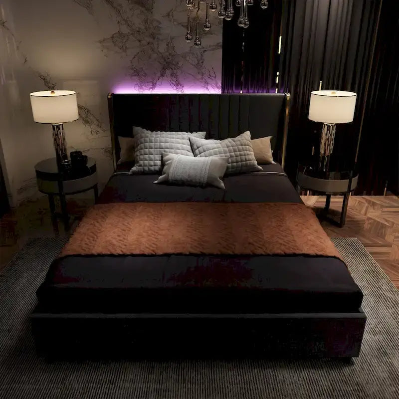 Estructura de cama moderna iluminada con detalles dorados - Diseño tapizado elegante