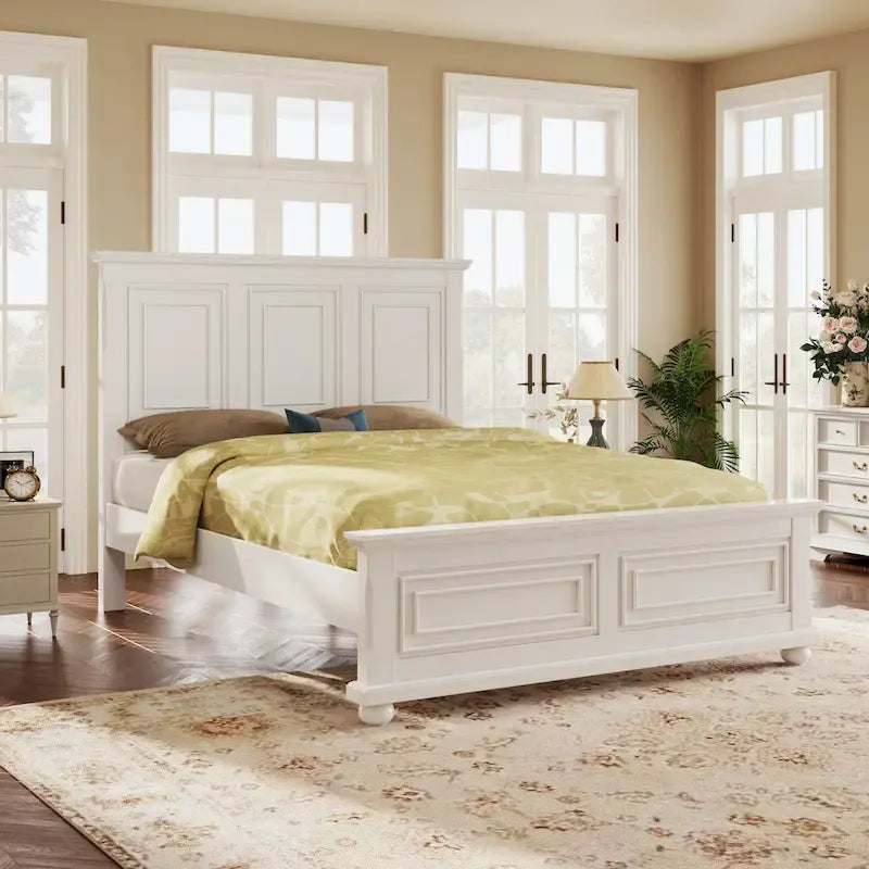 Estructura de cama vintage tradicional de estilo campestre y rural, de madera de pino